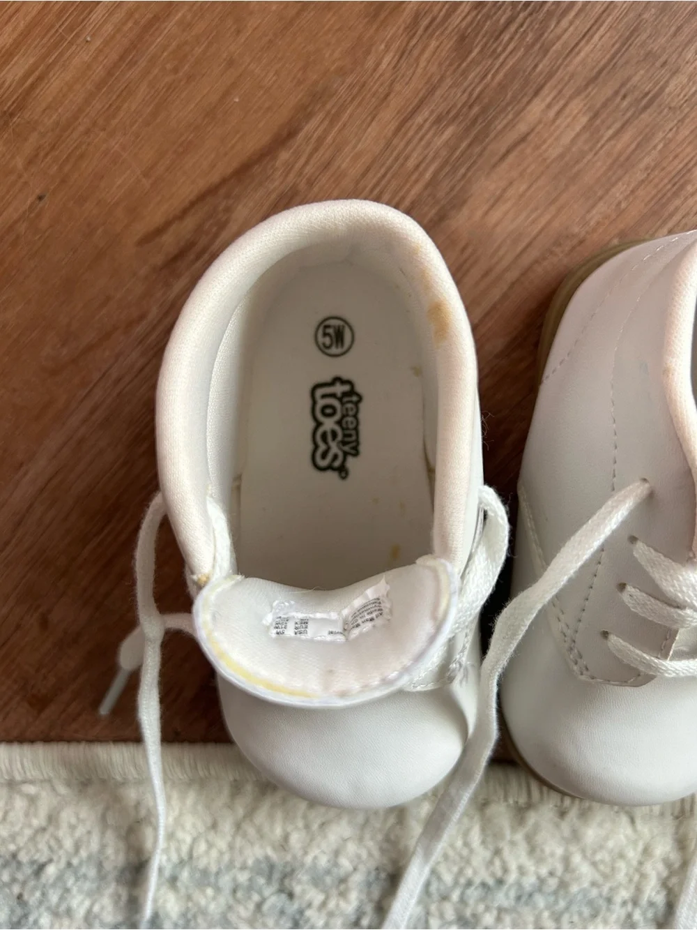 Classic White Baby Lace-Up Walking Shoes size 5W